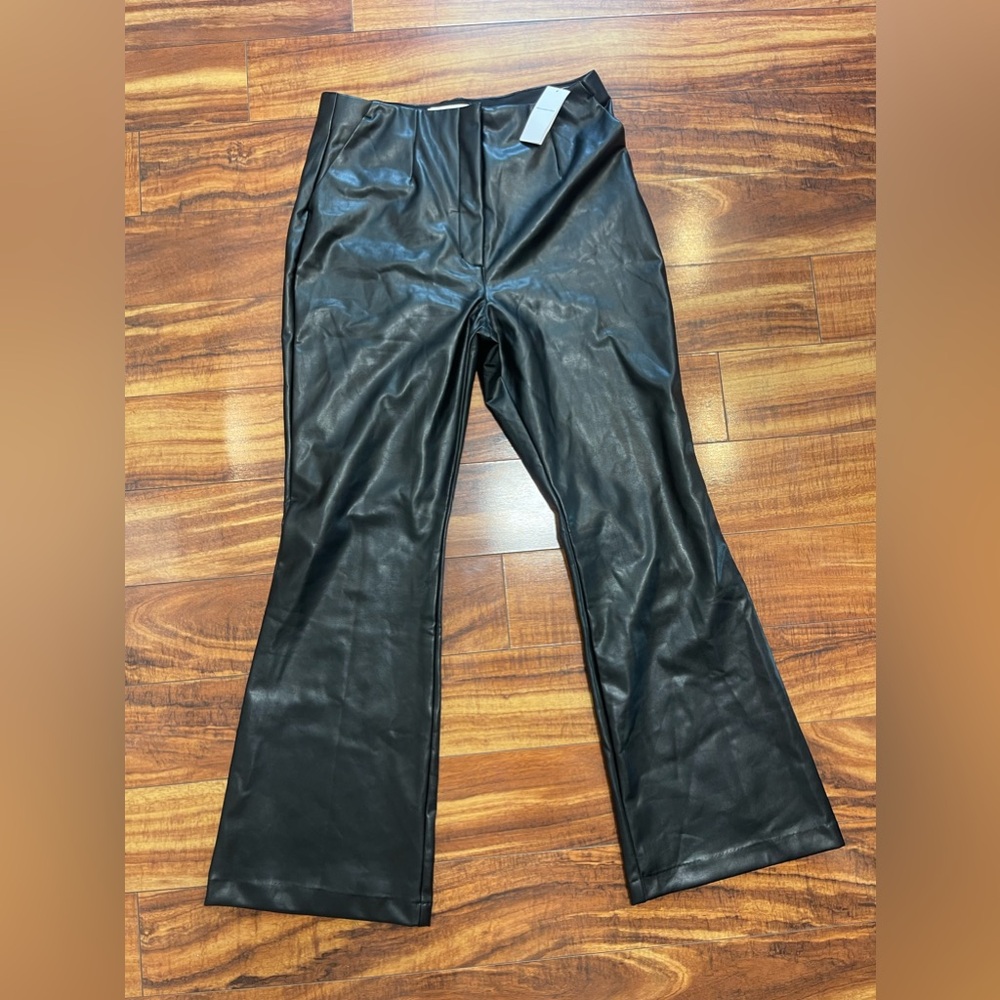 NWT‎ Abercrombie and Fitch Womens Faux Leather Pants 31